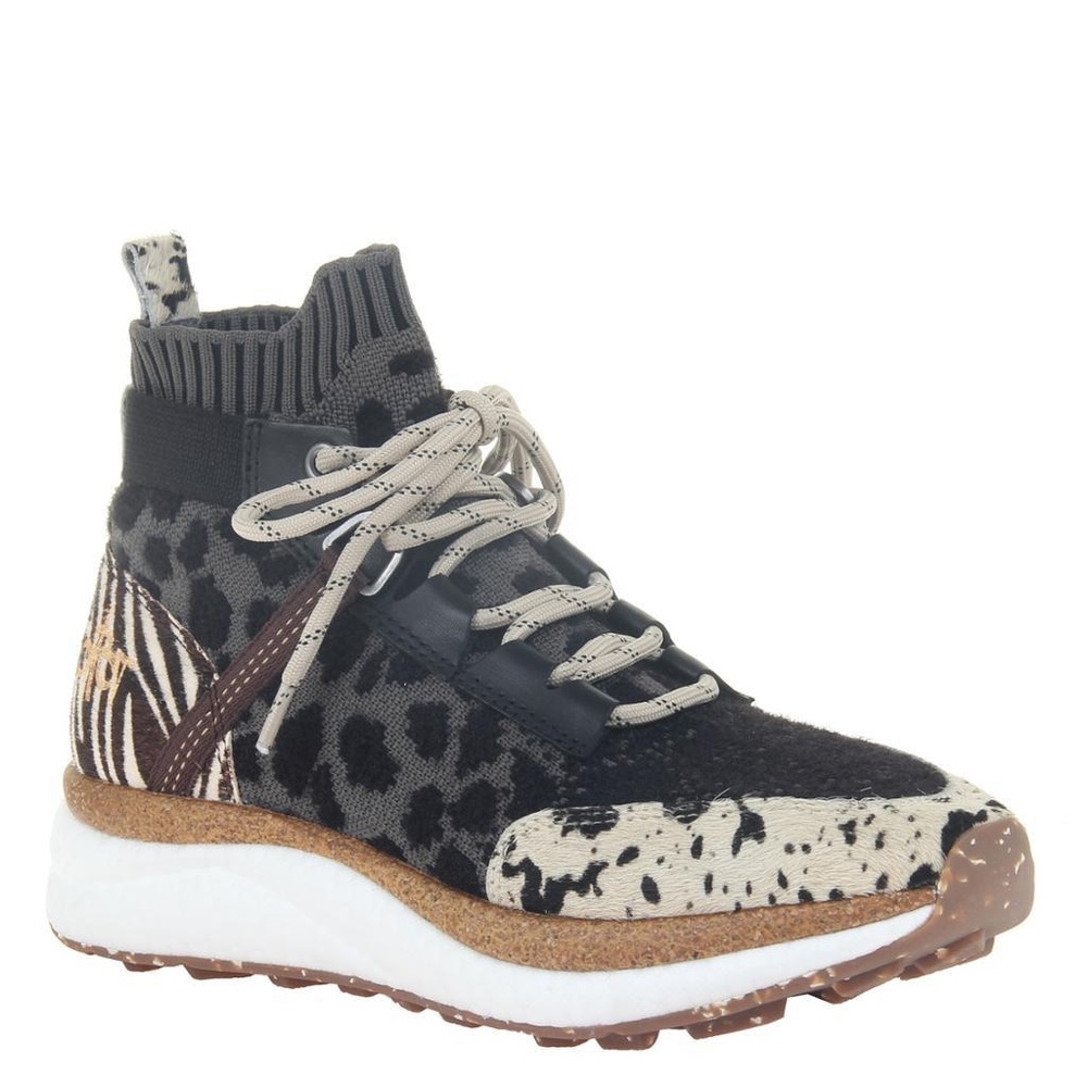Women's High-Top Sneakers - Black and Cream